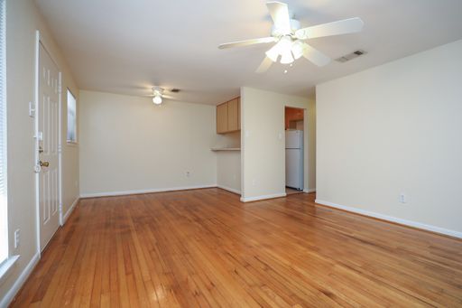 Spacious One Bedroom in Quiet Sixplex in the Heart of Montrose! – photo 1