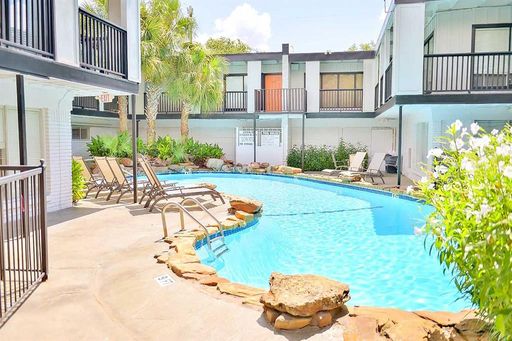 Beautiful One bedroom located in Montrose! – photo 1