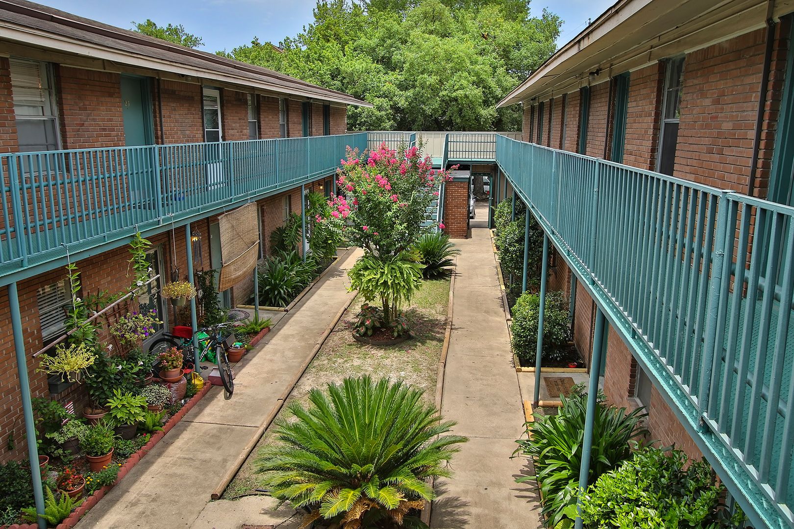 Houston Apartment: 1419 Hyde Park