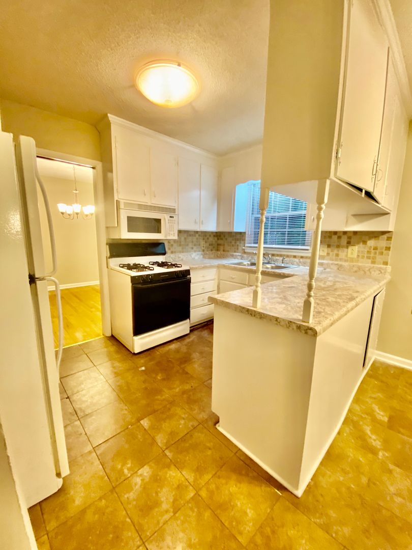 1105 Sturdivant Drive, Cary, NC 27511