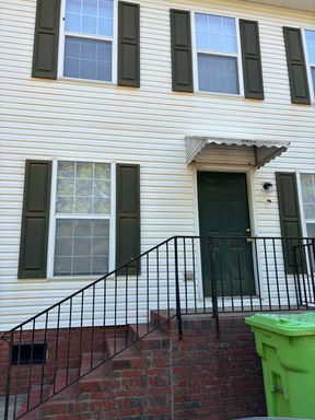 4 Bedrooms/4 Bathrooms ~ Very Spacious Townhome inside W. Raleigh beltline ~ – photo 1