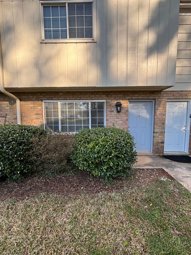 Raleigh Apartment: 200 Buck Jones Road