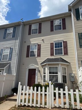 3011-104 Barrymore St ~ 3 bedrrom / 2.5 bathroom ~ Townhouse located in Tryon Road Area – photo 1
