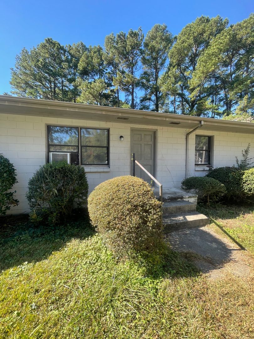Raleigh Apartment: 5137-5141 Lundy Drive