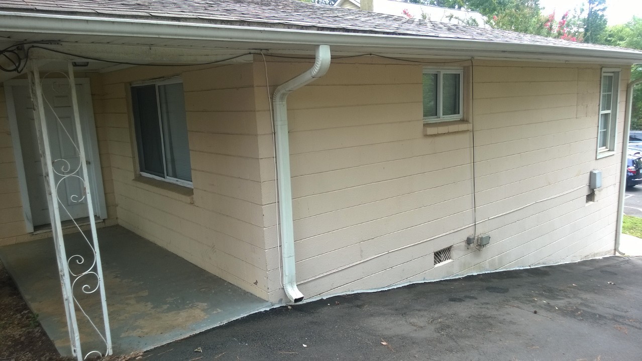 Raleigh Apartment: 2719 Avent Ferry Road