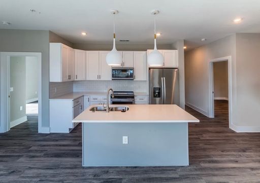 Modern Amenities. Urban Location. Sophisticated Style — Welcome to Urban Place! Limited Time: One Month Free. Ask for Details.. – photo 1