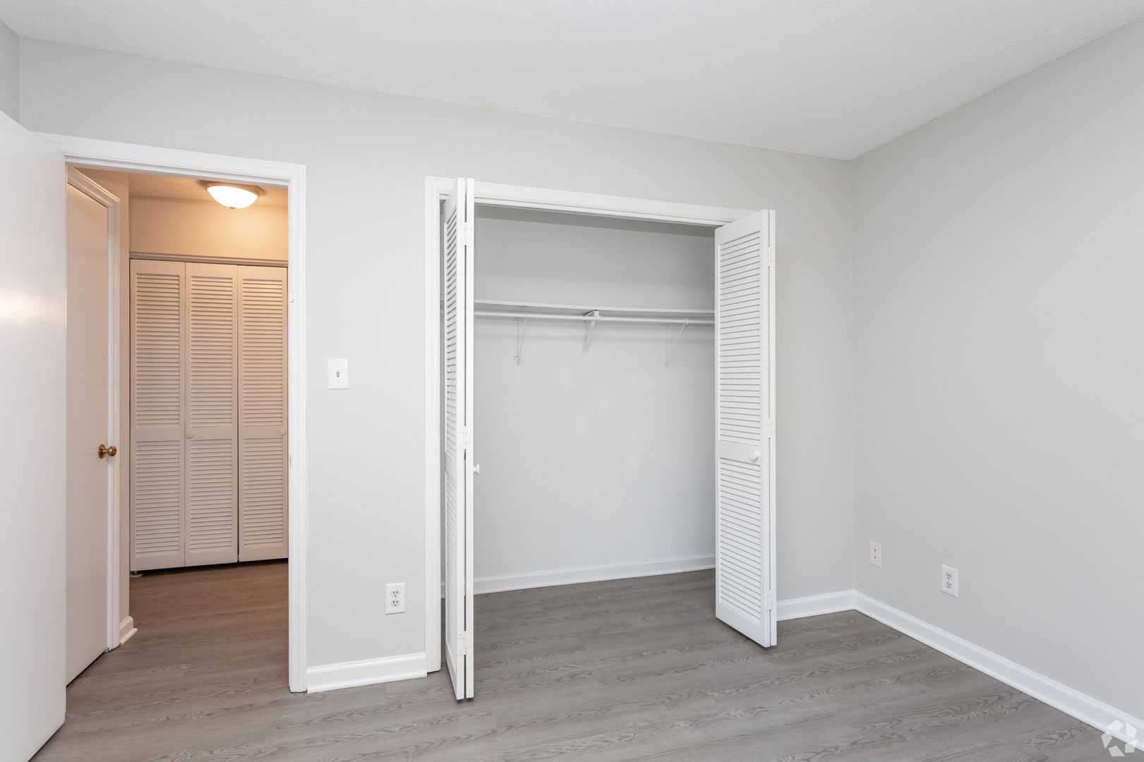 Pine Knoll Apartments 3 of 8