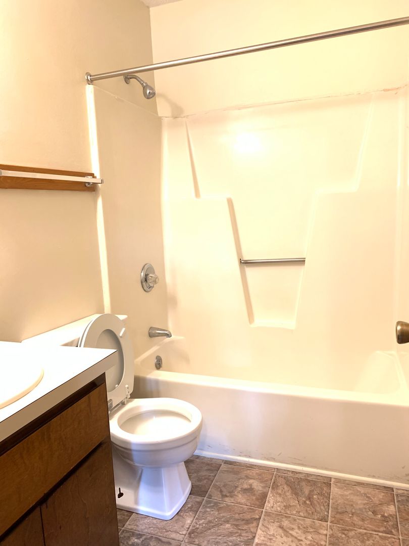Raleigh Apartment: 1512 Collegeview Avenue