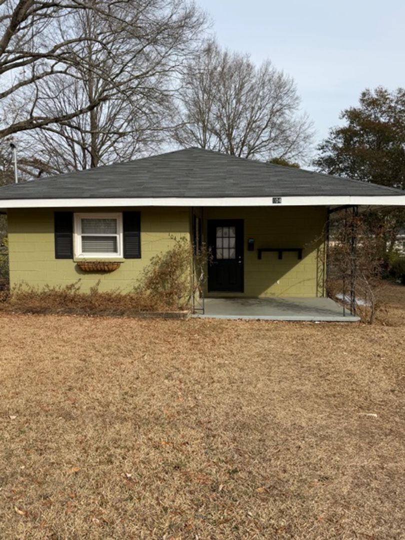 Cary House: 104 Adams Street