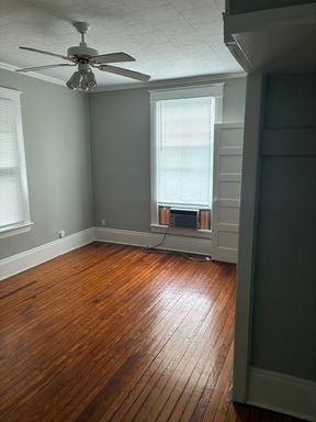 600-C Devereaux St ~ 1 Bedroom / 1 bathroom ~ Top Floor Apartment – photo 1