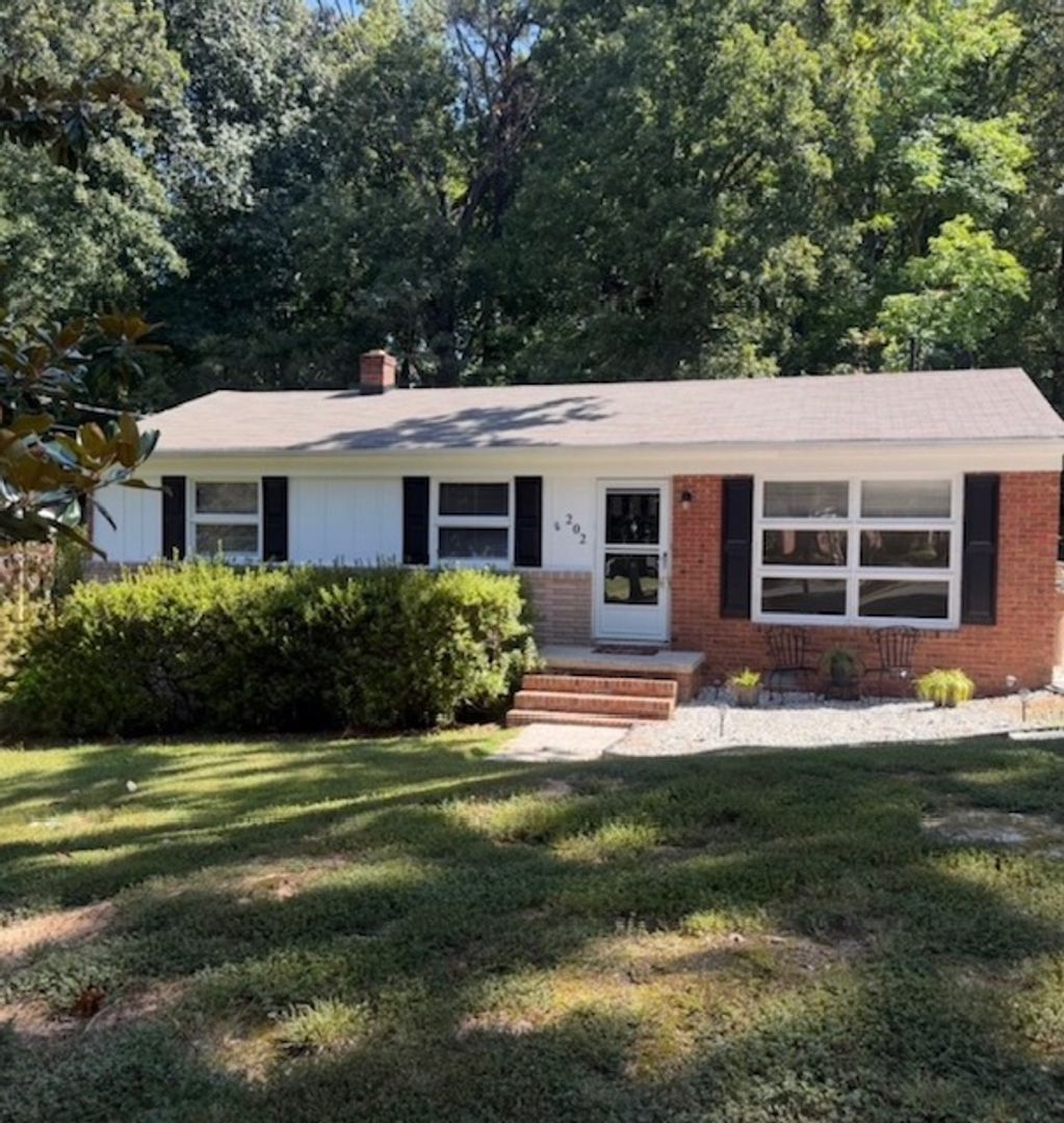  City. Eat. Shop. Repeat. Discover how fun life can be in Desirable Oakwood Heights. Limited-Time Offer: Get 1 Month Free Rent!