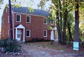 2 bedroom 1 bath townhome~ Private driveway~ Awesome location off Hillsborough & Clark streets – photo 1