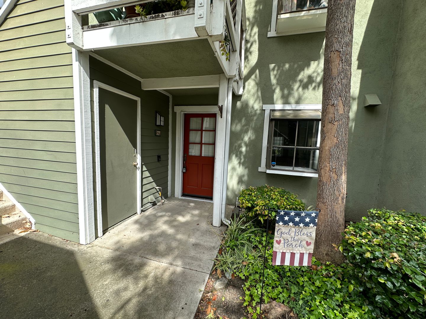 Orange House: 700 East Lake Dr.  #77
