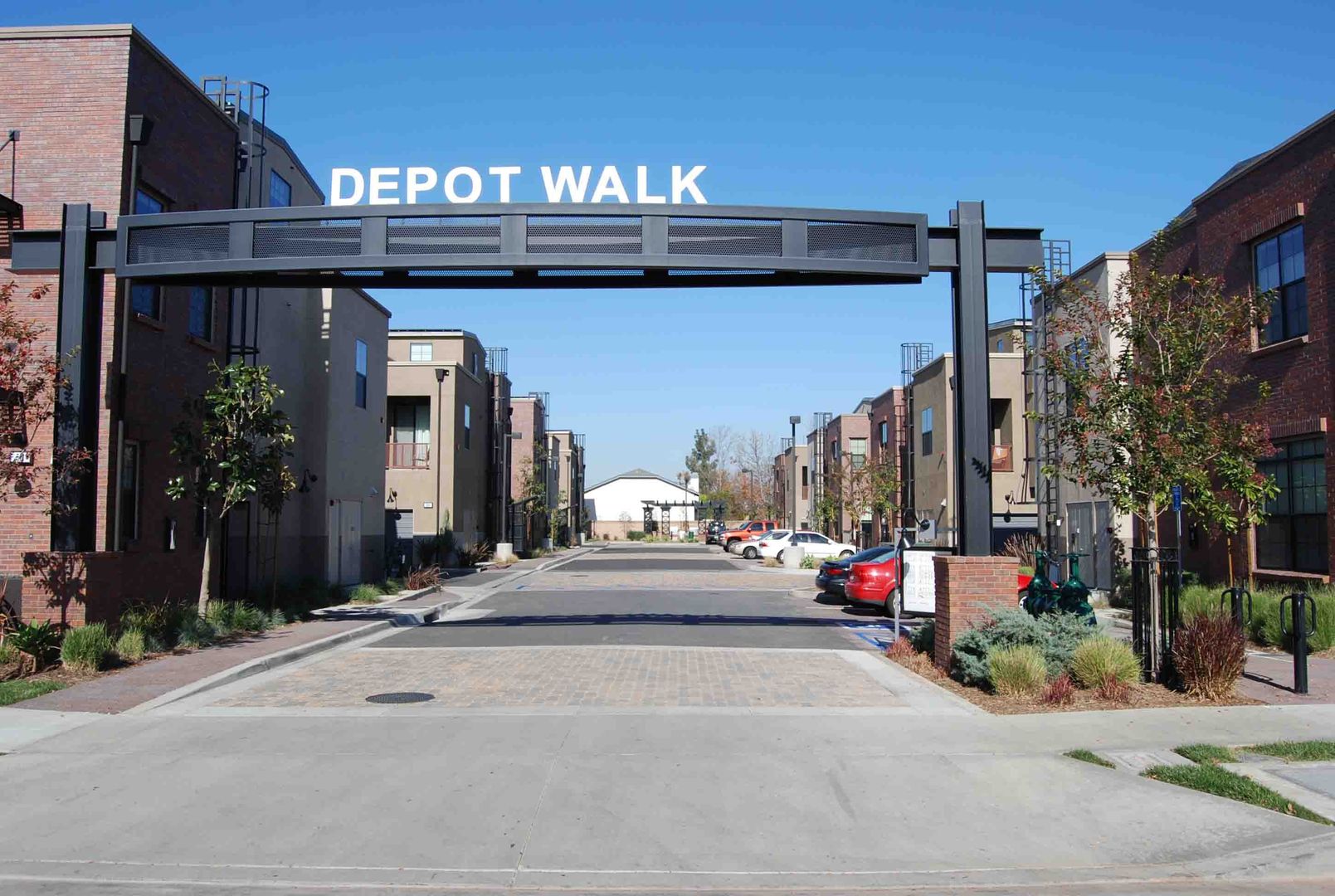 Orange Condo: 537 West Maple Ave.