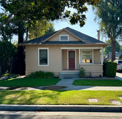 For Lease 4 Bed 2 Bath + Bonus Room Craftsman in Old Towne Orange – photo 1