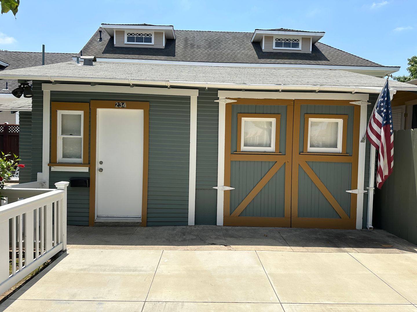 Orange Apartment: 204 South Grand St.