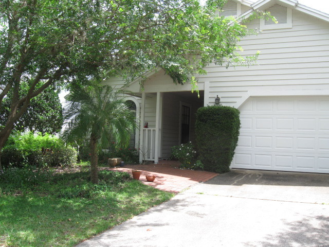 Longwood House: 273 Torpoint Gate Road