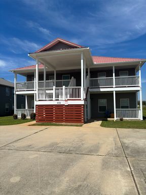 408 Club Villa Court # 1