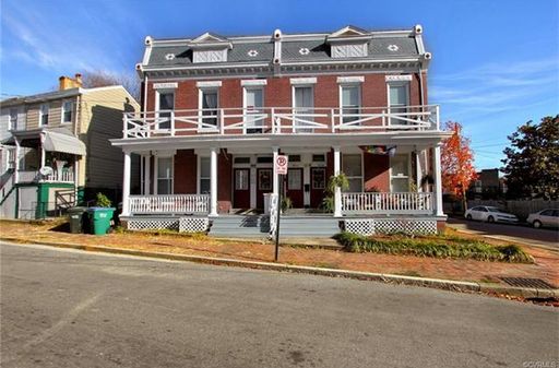 SPACIOUS 2 BEDROOM 1 BATH APARTMENT W/ BONUS ROOM!!! – photo 1
