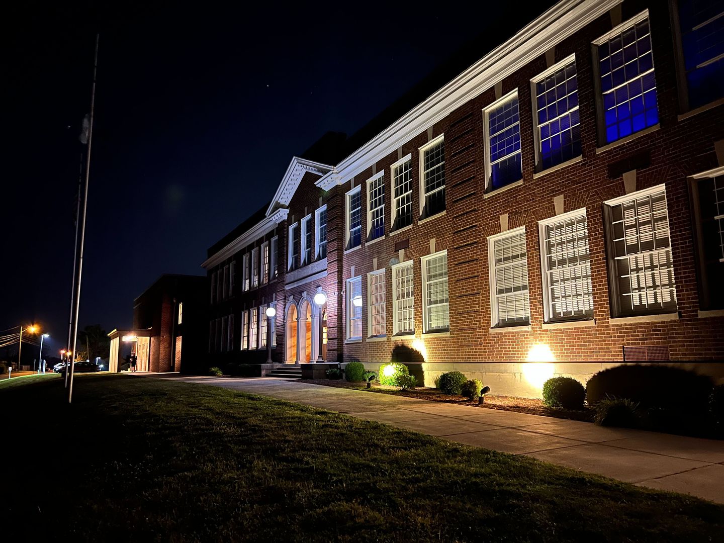 Vinton Apartment: 100 Highland Road