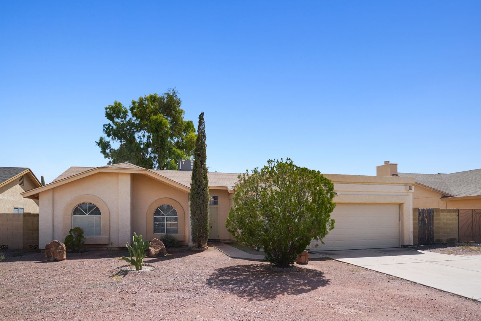 Tucson House: 3329 W Los Reales Rd