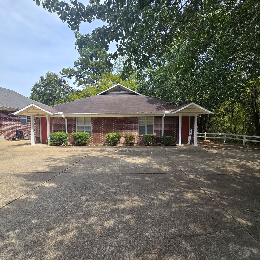 Heber Springs Multiplex: 1007 North Broadway