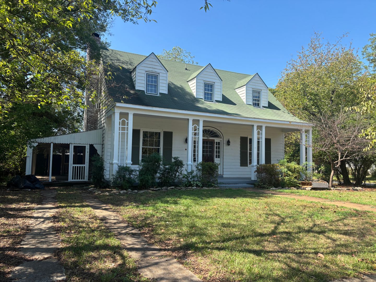 Batesville House: 204 S 6th Street