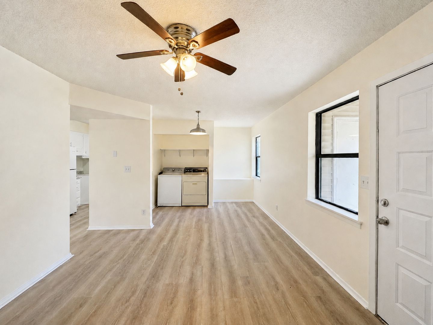 Batesville Apartment: 2501-2575 Case St.