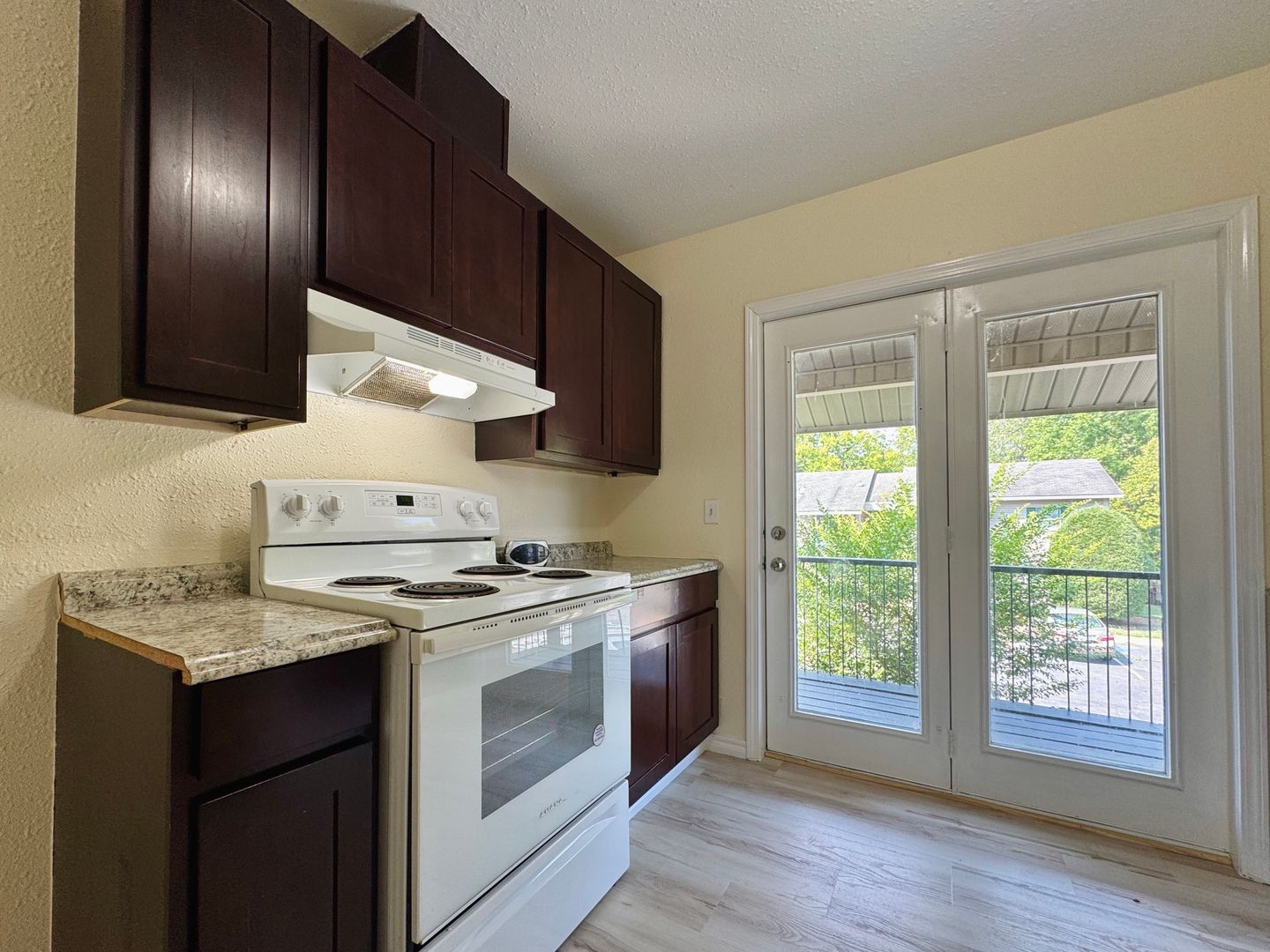 Batesville Apartment: 2501-2575 Case St.