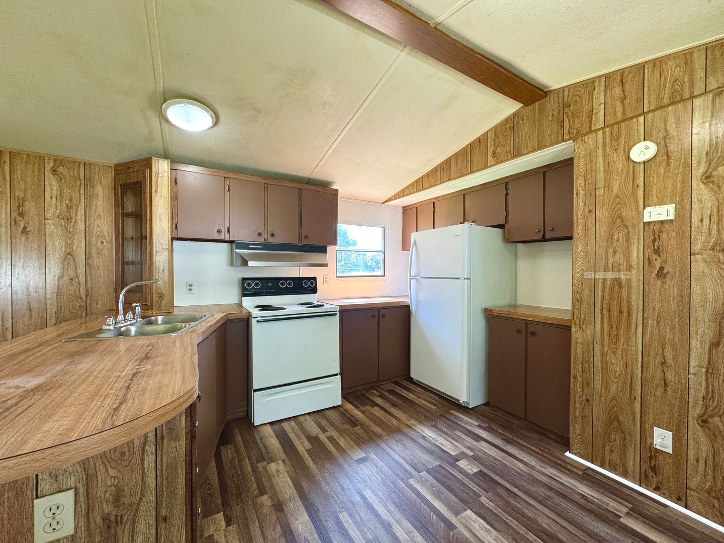 Batesville Apartment: 225 Community Dr.