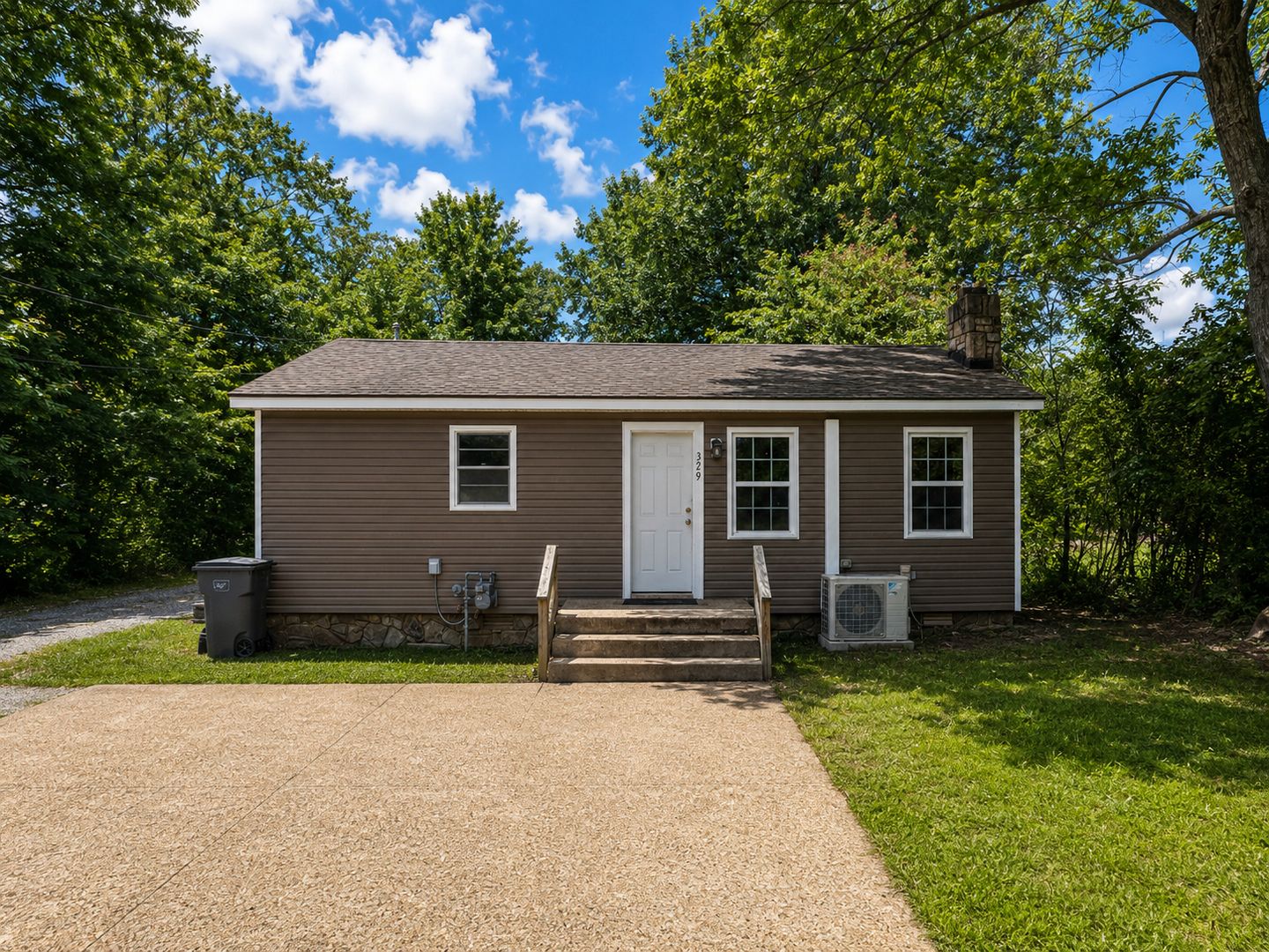 Batesville Apartment: 329 Newport Rd.