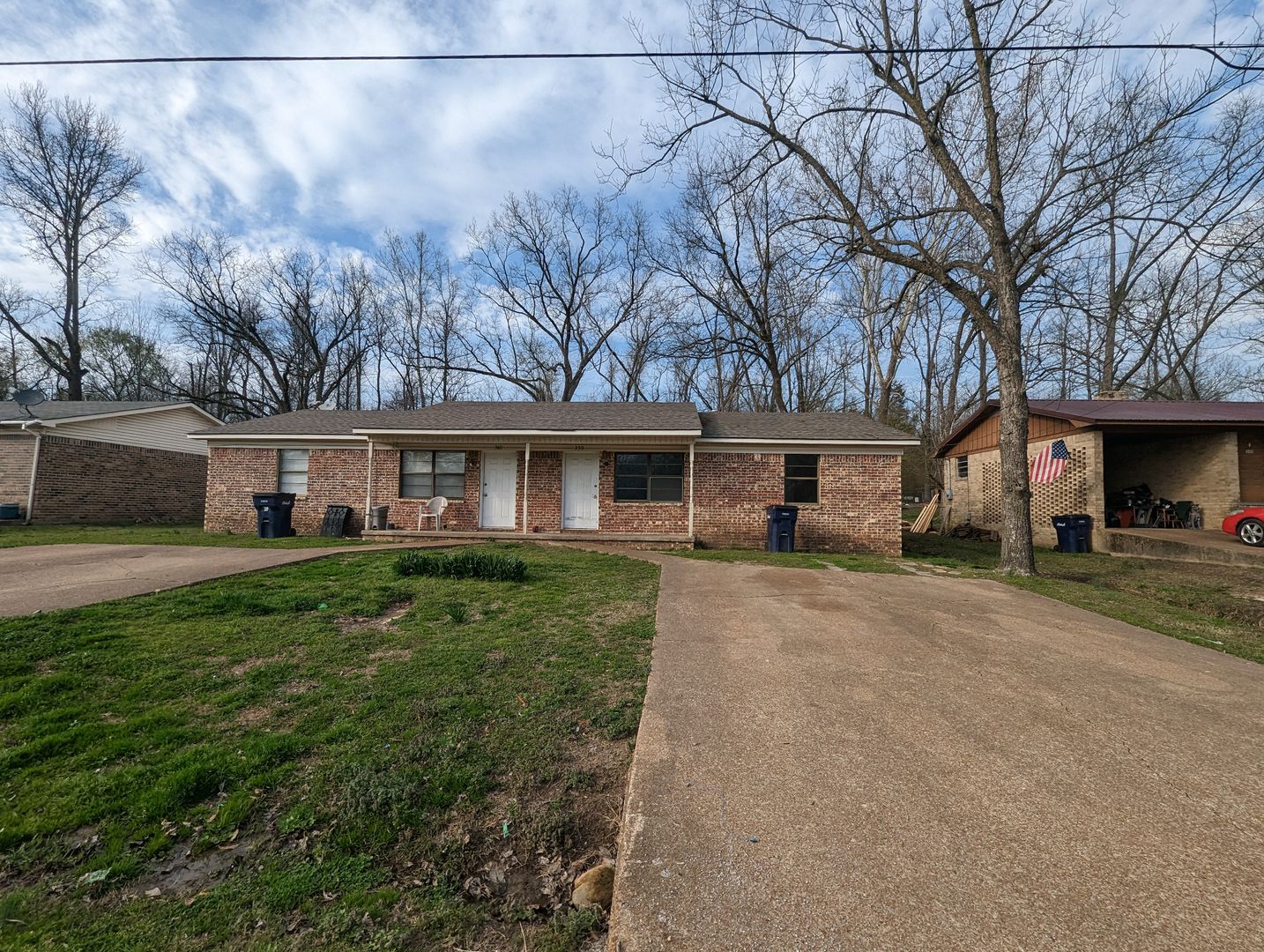 Batesville Apartment: 350 Broadwater Lane