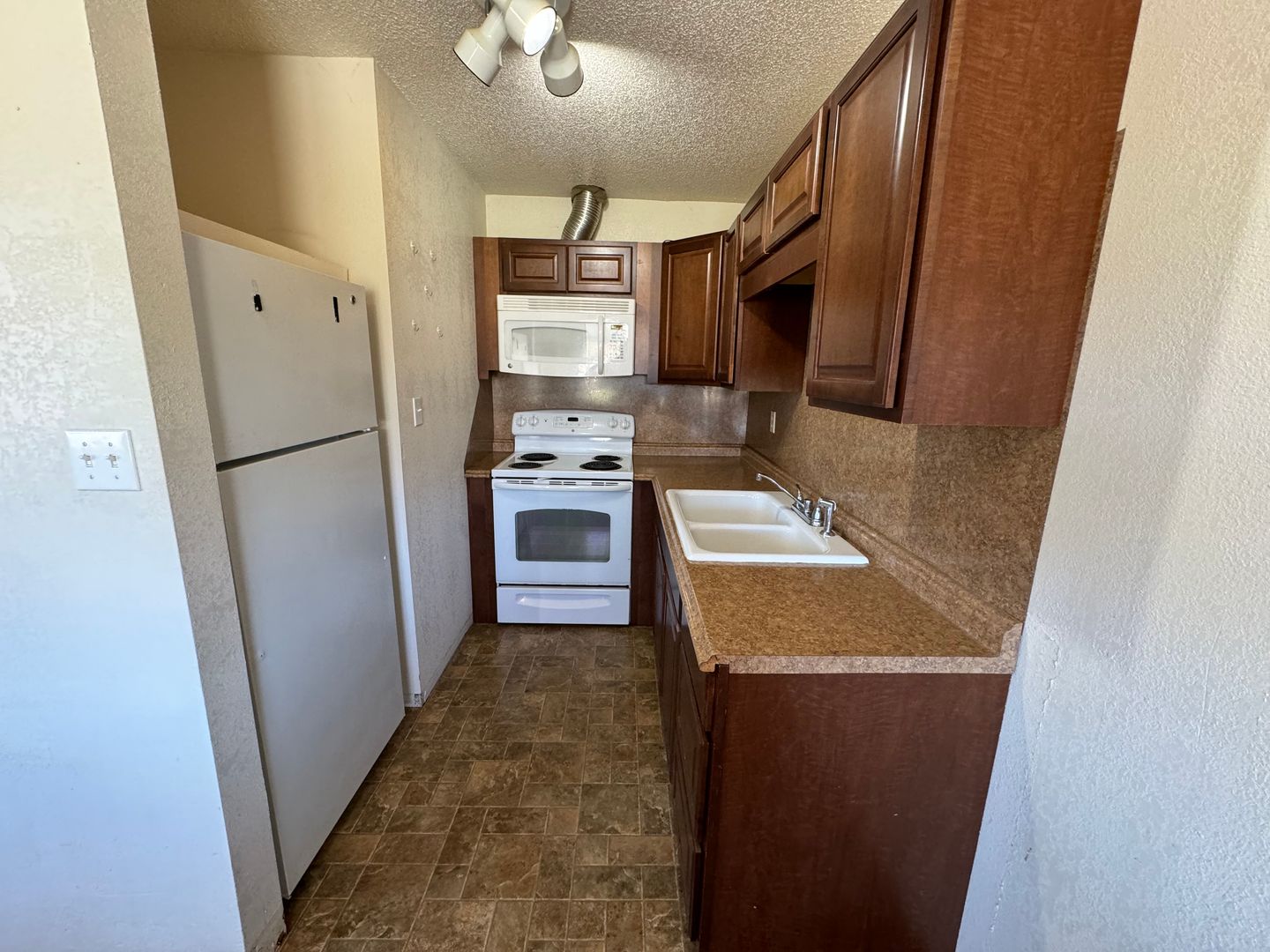 Melbourne Apartment: 89 Moser Street