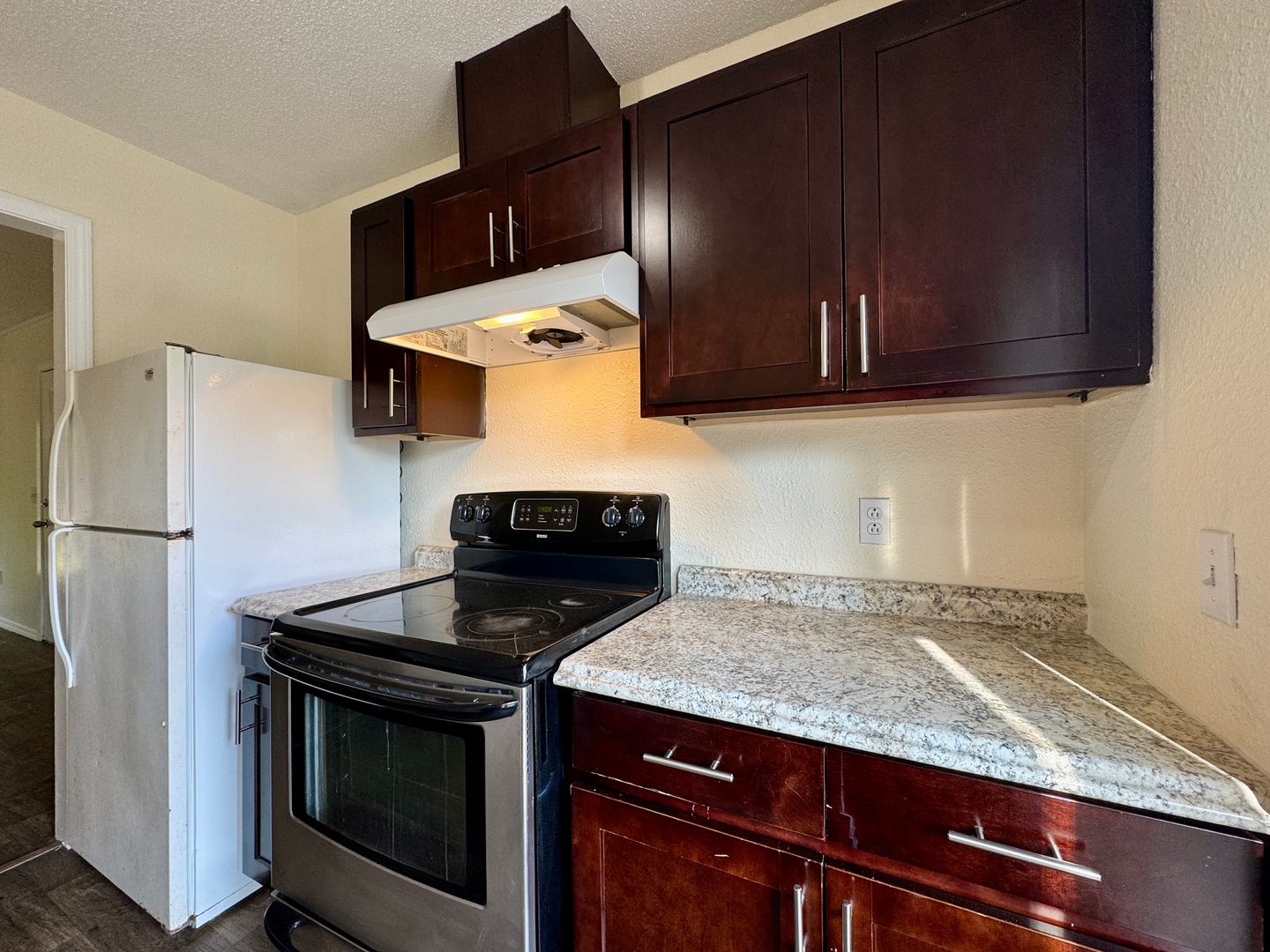 Batesville Apartment: 2501-2575 Case St.