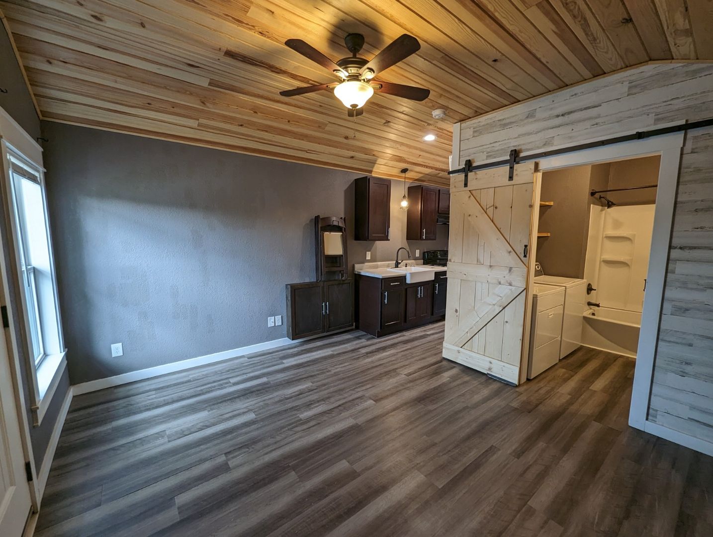 Sulphur Rock Townhome: 113 Robinson St.