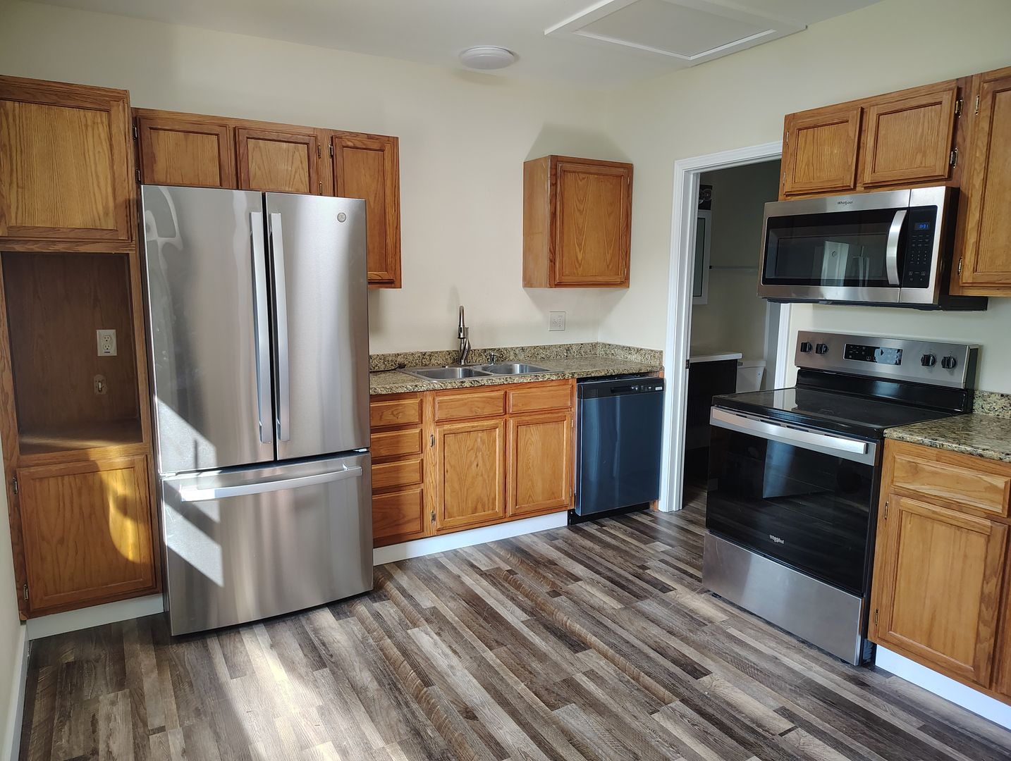 Batesville Apartment: 250 Wilson St