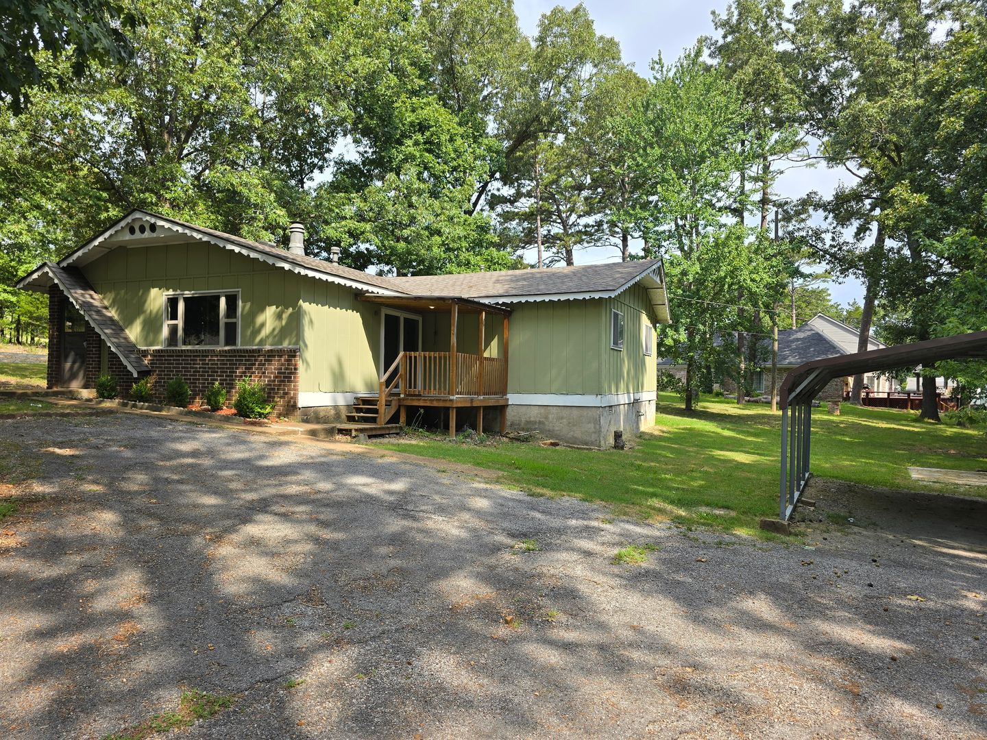 Batesville House: 101 Mockingbird Street