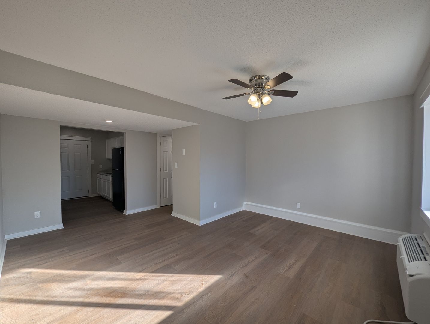 Cave City Apartment: 221 Sweet Street