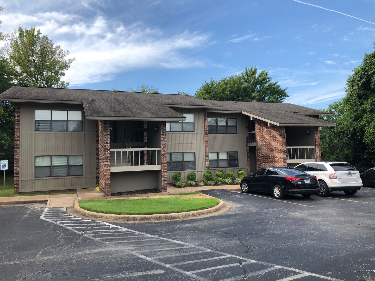 Batesville Apartment: 1520 E. Boswell St.