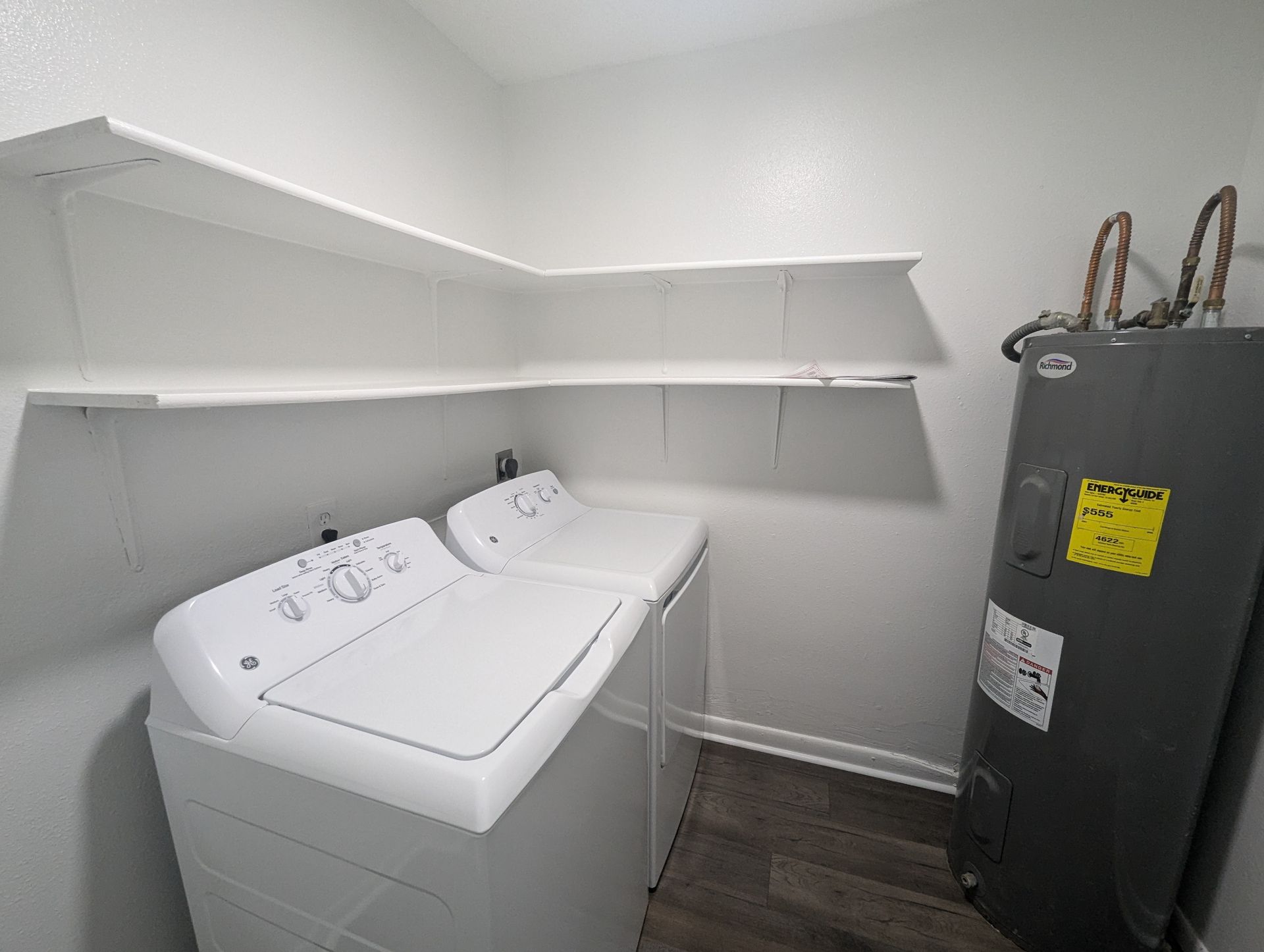 Newly Remodeled 2/1.5 Townhouse in Newport! 4 of 12
