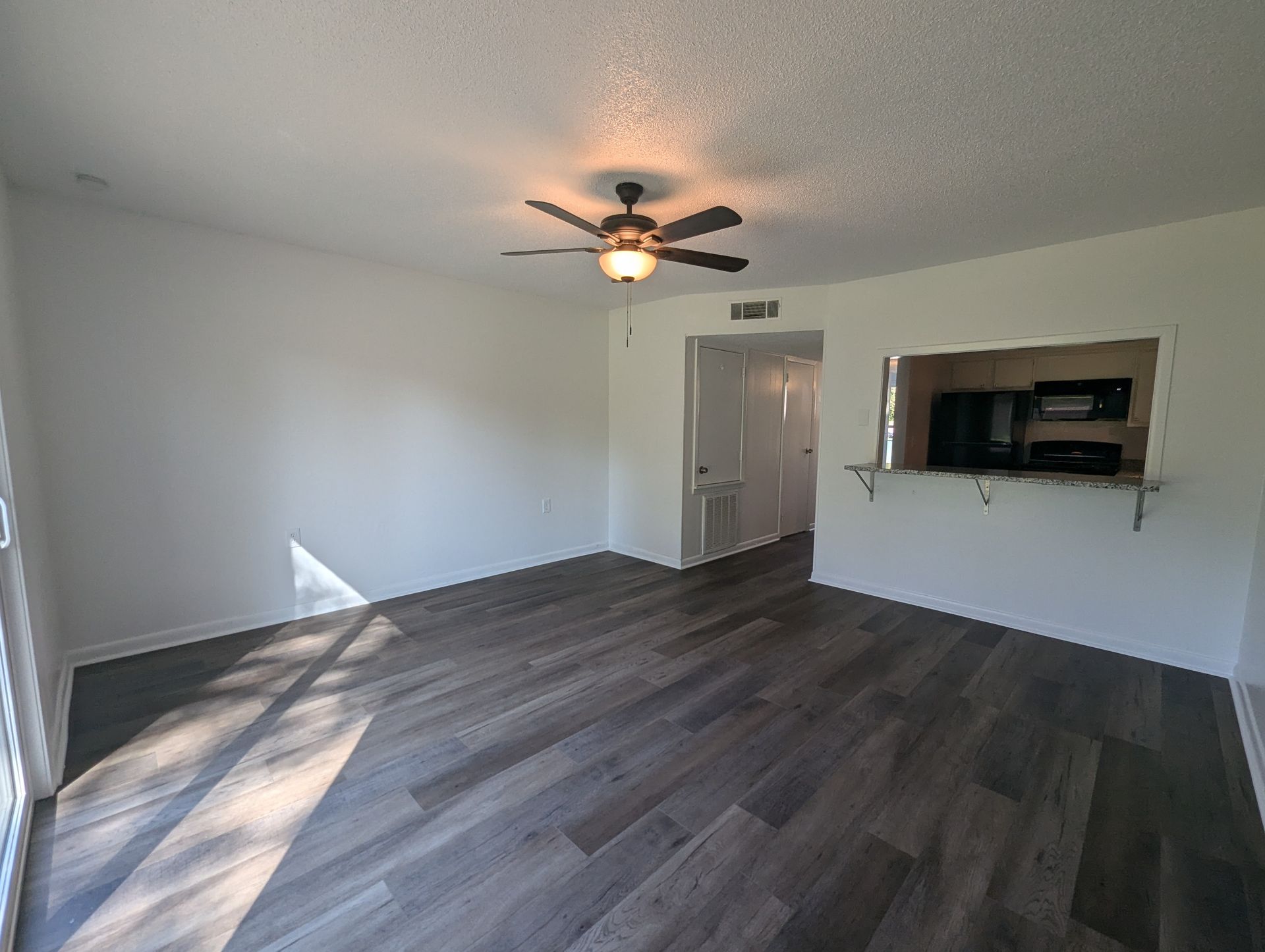 Newly Remodeled 2/1.5 Townhouse in Newport! 2 of 12
