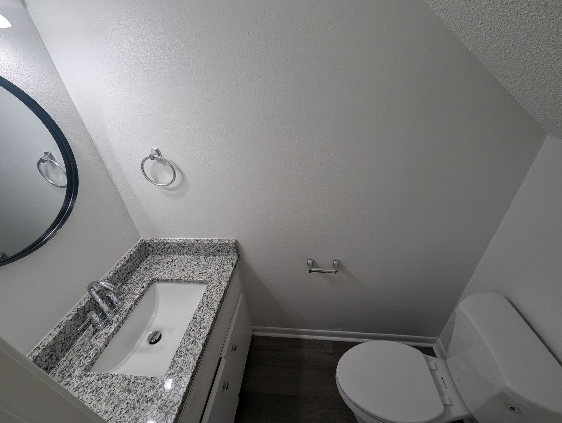 Newly Remodeled 2/1.5 Townhouse in Newport! 10 of 12