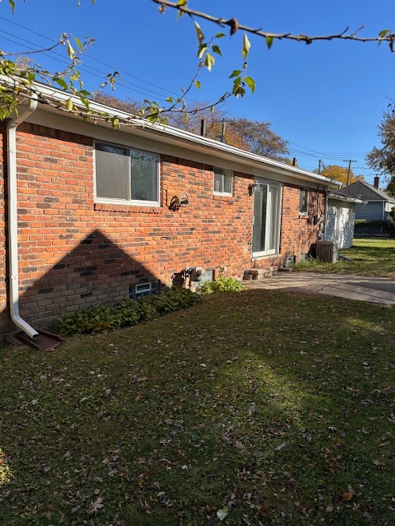 PLYMOUTH House: 798 SUNSET