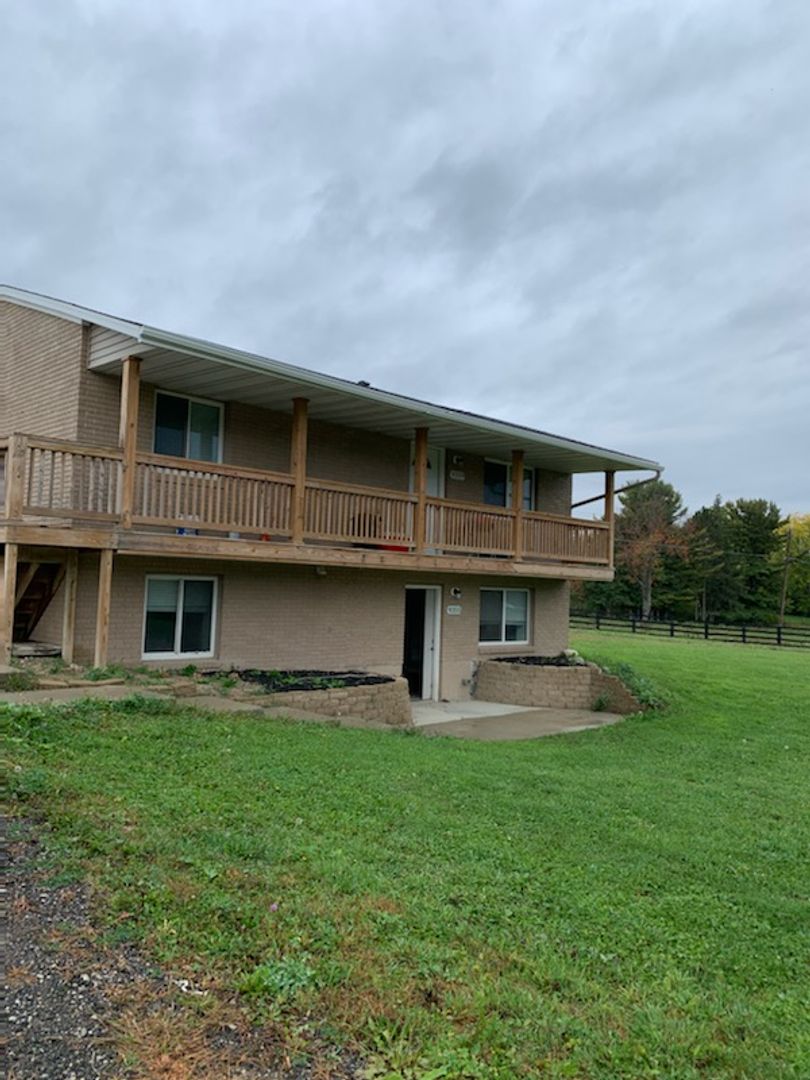 FENTON House: 9379 VALLEY VIEW