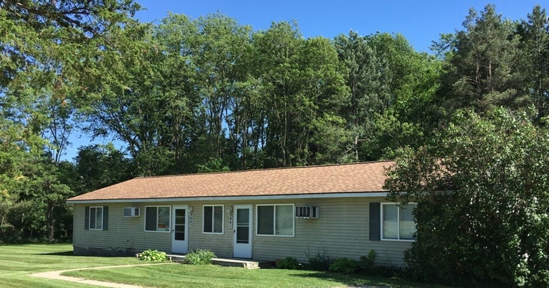 PINCKNEY Multiplex: 9017 CEDAR LAKE RD.