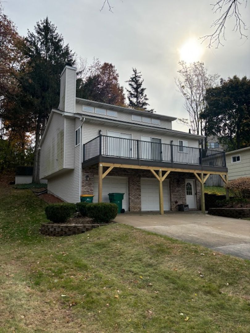 BRIGHTON House: 1331 BRIGHTON LAKE ROAD