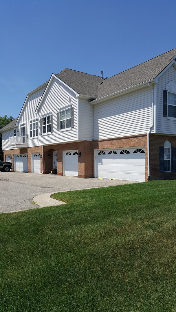 HOWELL House: 792 OLDE ENGLISH