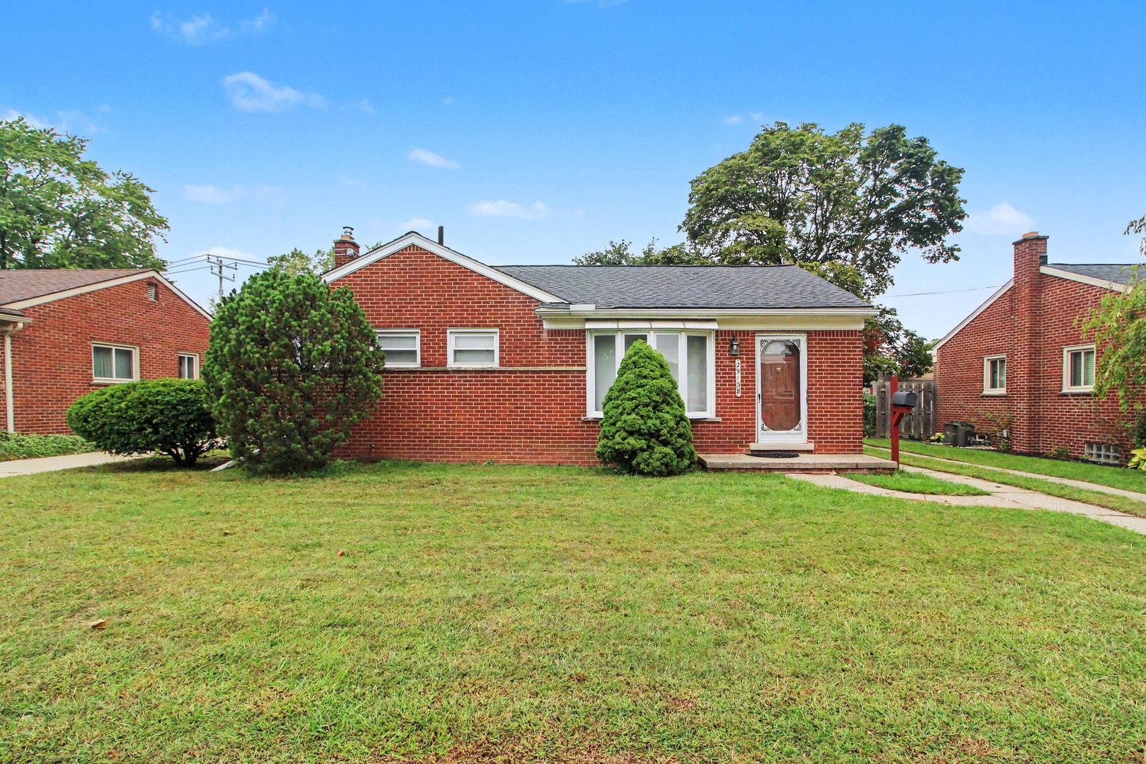 LIVONIA House: 29138 HATHAWAY ST.