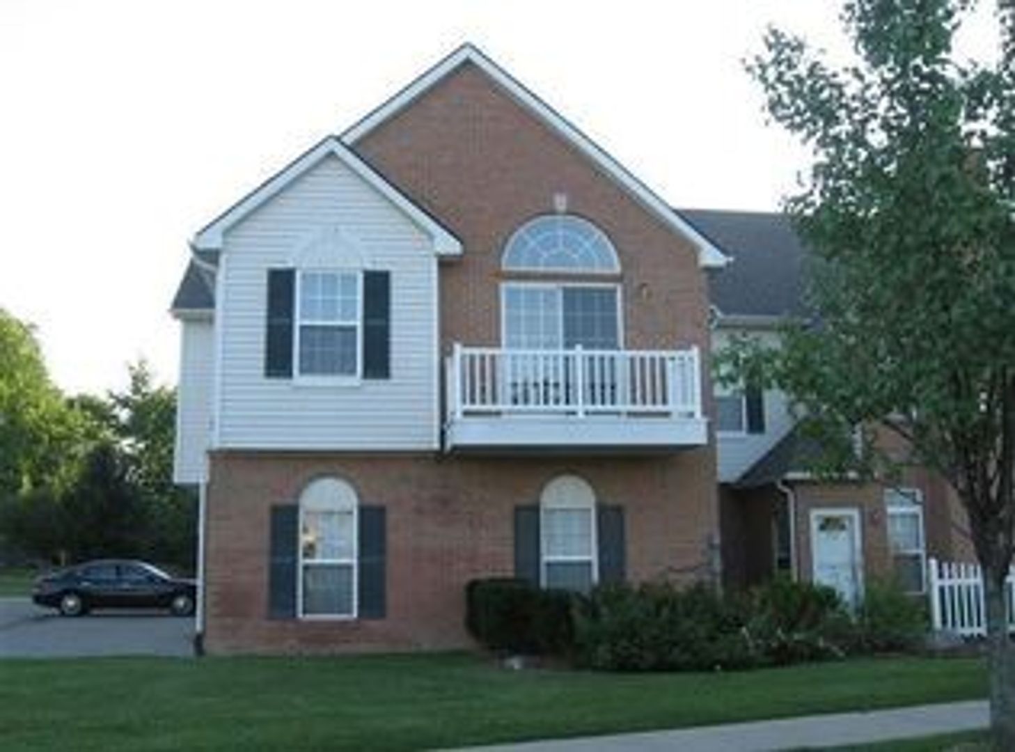 HOWELL House: 550 OLDE ENGLISH