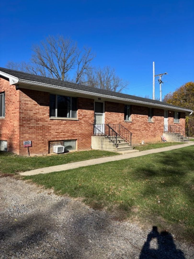 LINDEN Apartment: 16490 S SEYMOUR